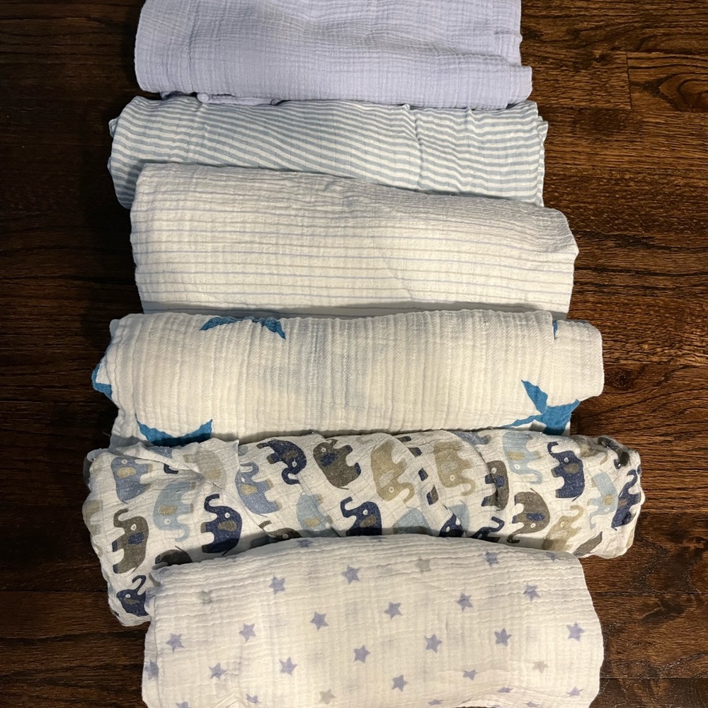Aden and anais swaddles in EUC all 6